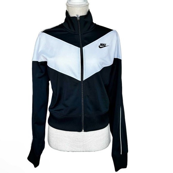 Nike Jackets Cropped Nike Zip Up Size XL - Picture 1 of 10